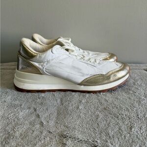 Anne Klein Walkon White and Gold‎ Women’s Sneakers 7.5M